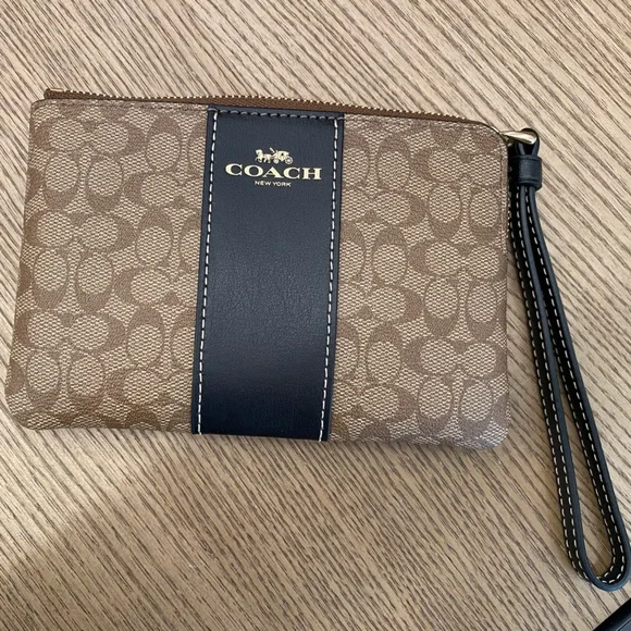 Coach Small Wristlet In Signature Canvas - Picture 1 of 4
